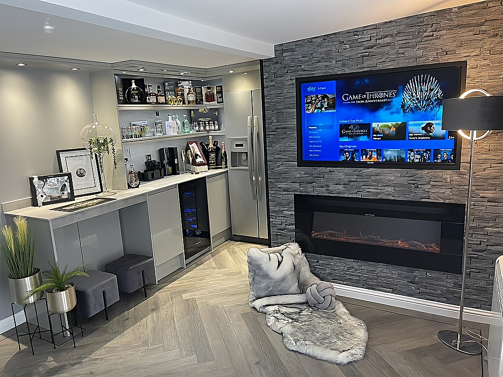 Luxury garden bar with fireplace